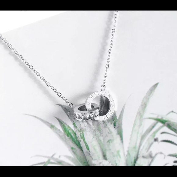 NEW! Roman Numeral Necklace - Picture 2 of 3